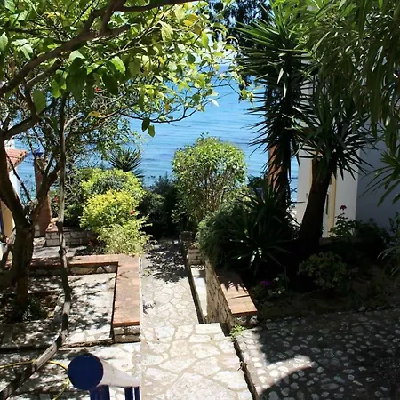 Voula *